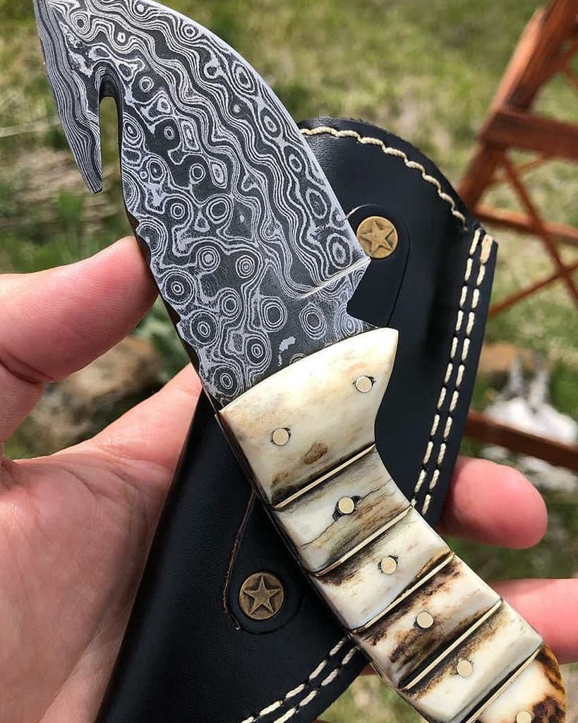 What Are Damascus Knives Made Of?