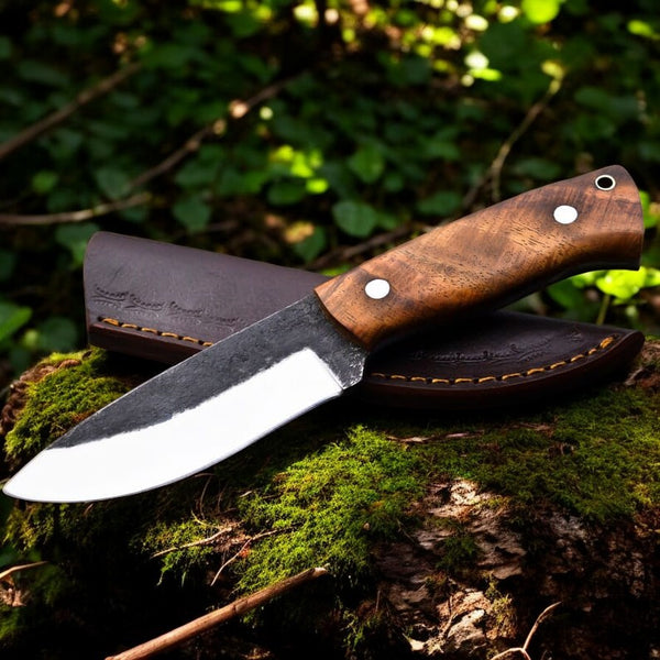 "The Timberclaw" – A Razor-Sharp Hunting Knife Forged for the Wild