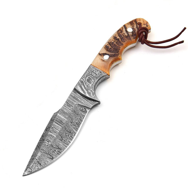 Great skinning knife featuring a Damascus steel blade, sheep horn handle, and leather sheath.
